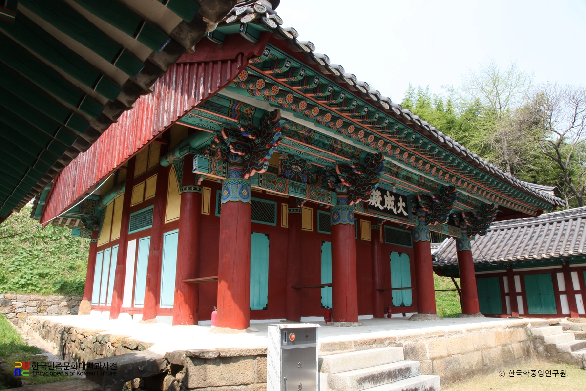 하동 하동향교 중 대성전 좌측면