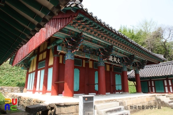 하동 하동향교 중 대성전 좌측면