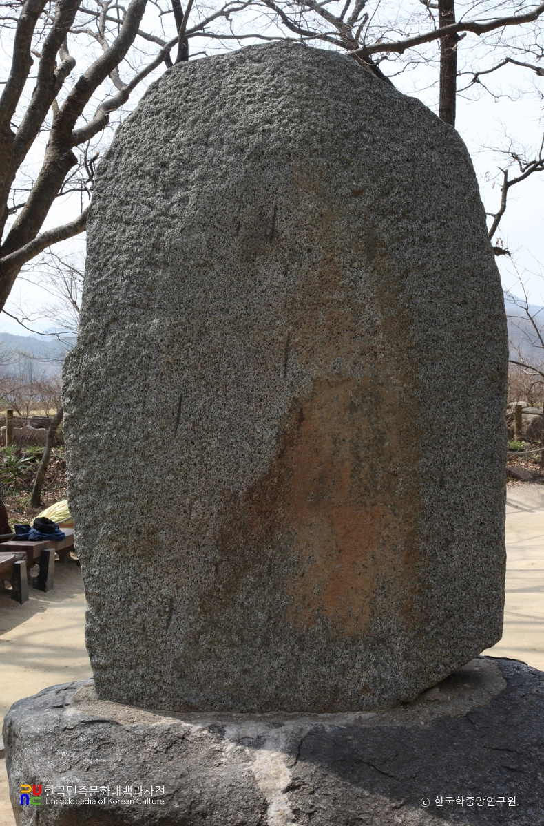 함양 이은리 석불 후면