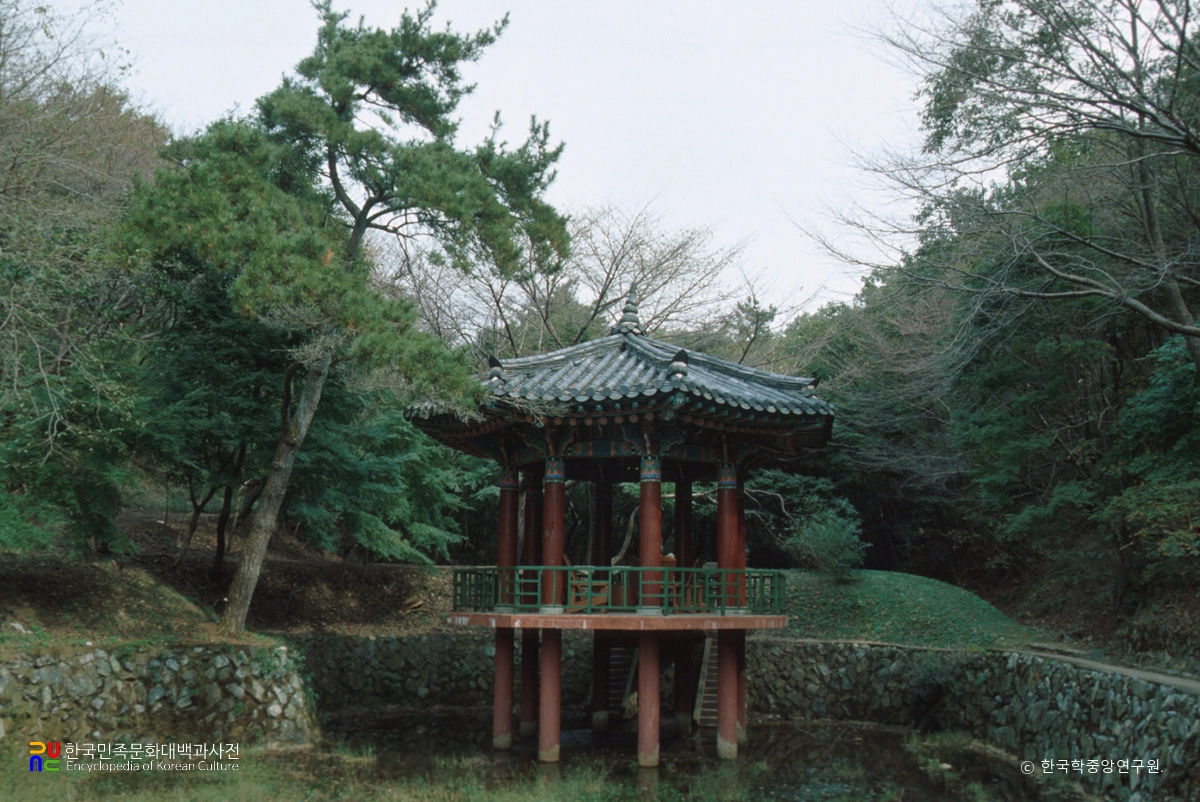 창원 이승만 전대통령 별장 및 정자 중 정자 전경