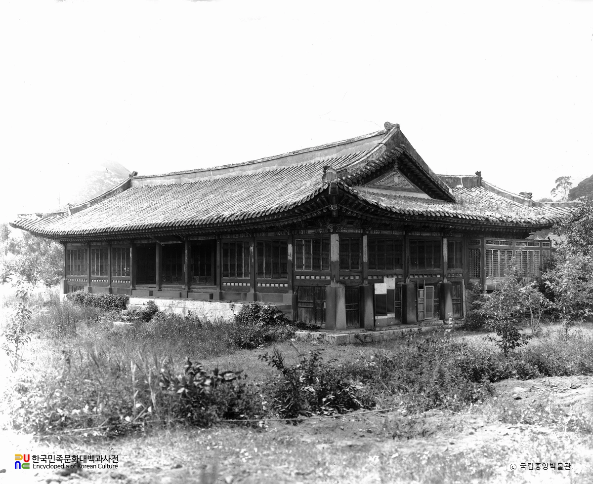 서울 경복궁 흥복전 정측면