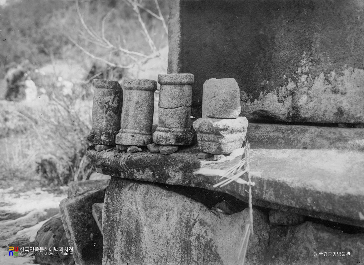 충주 미륵리 오층석탑 상륜부 부재