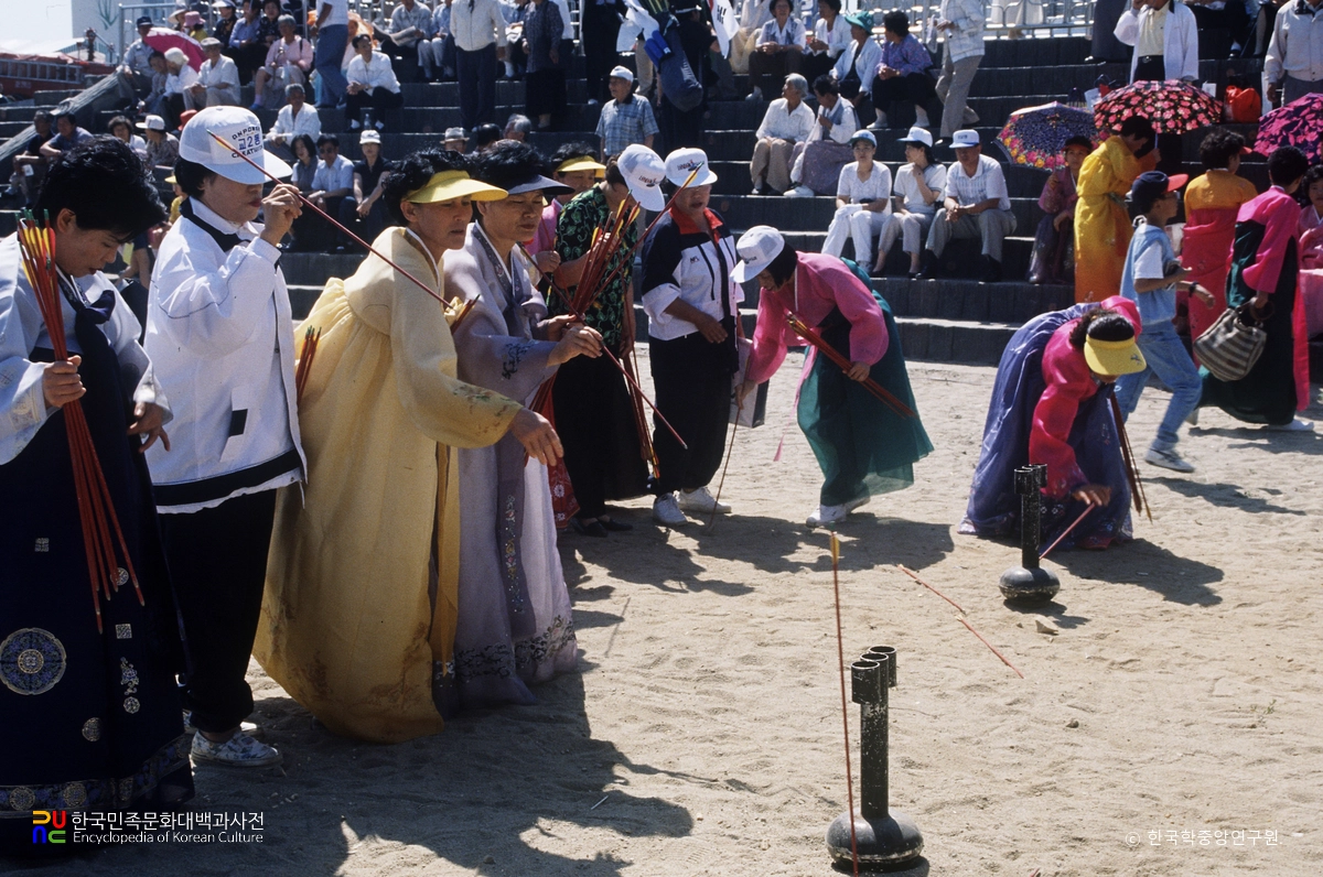 강릉단오제 투호놀이