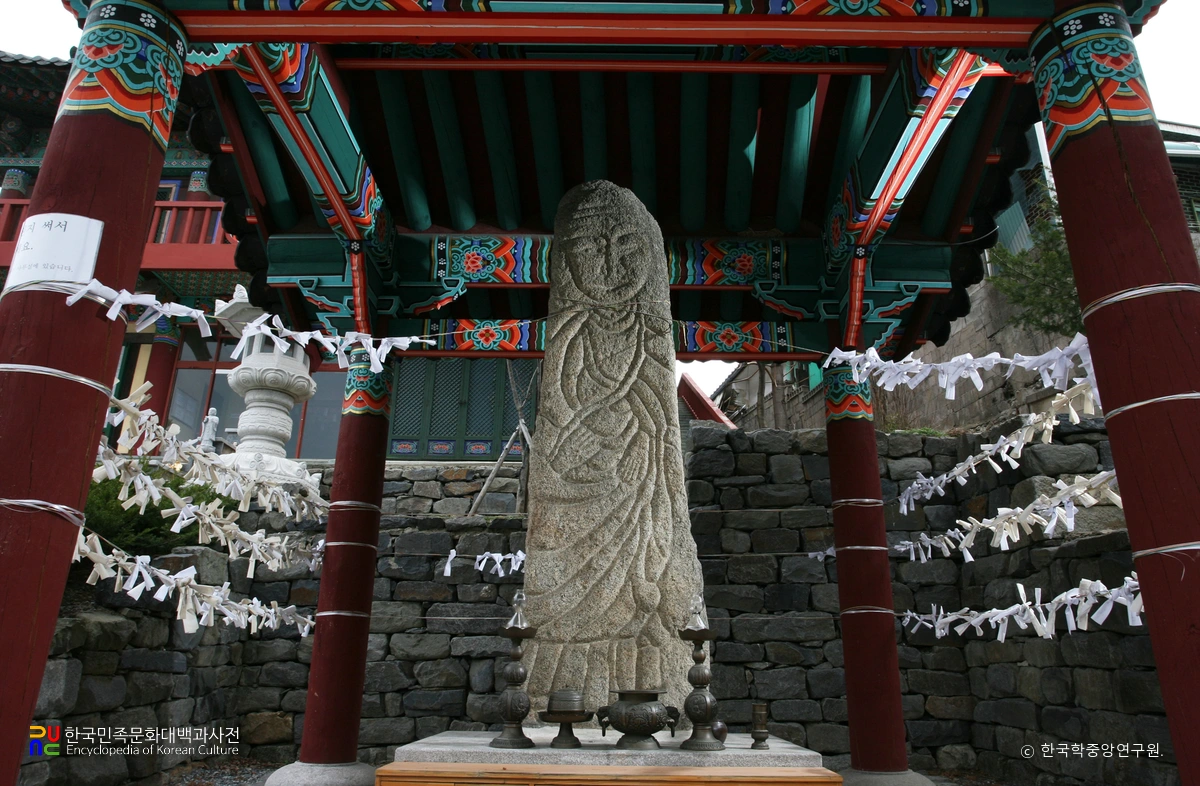 제천 한산사 석조여래입상