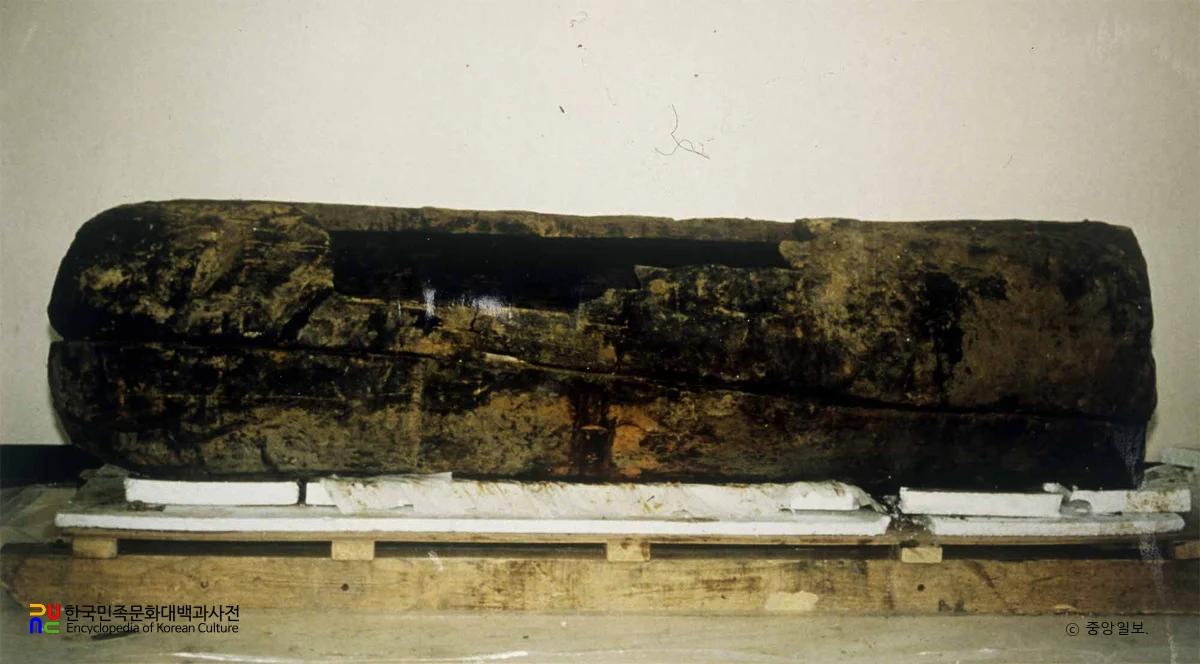 창원 다호리 고분군 출토 목관