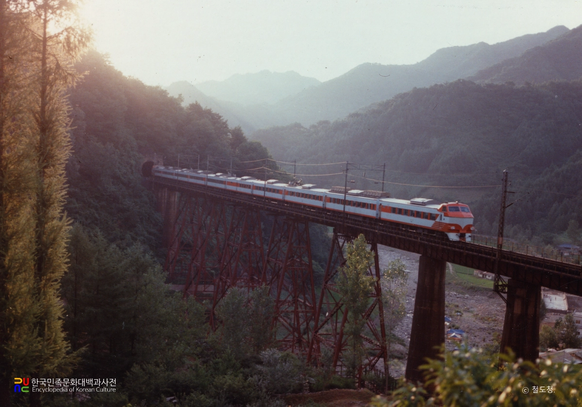 우등형 전기동차