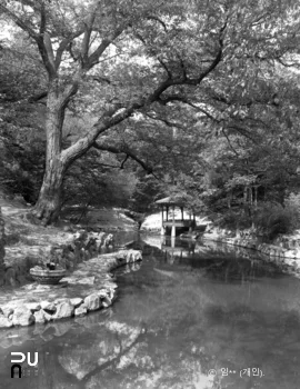청덕궁의 반도지와 반도정 모습
