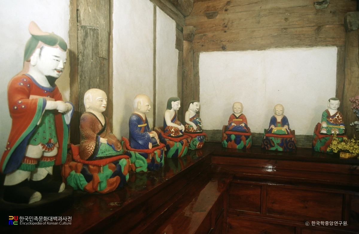 구례 화엄사 나한전 나한상