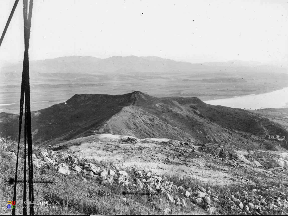 서울 아차산성 북벽 전경