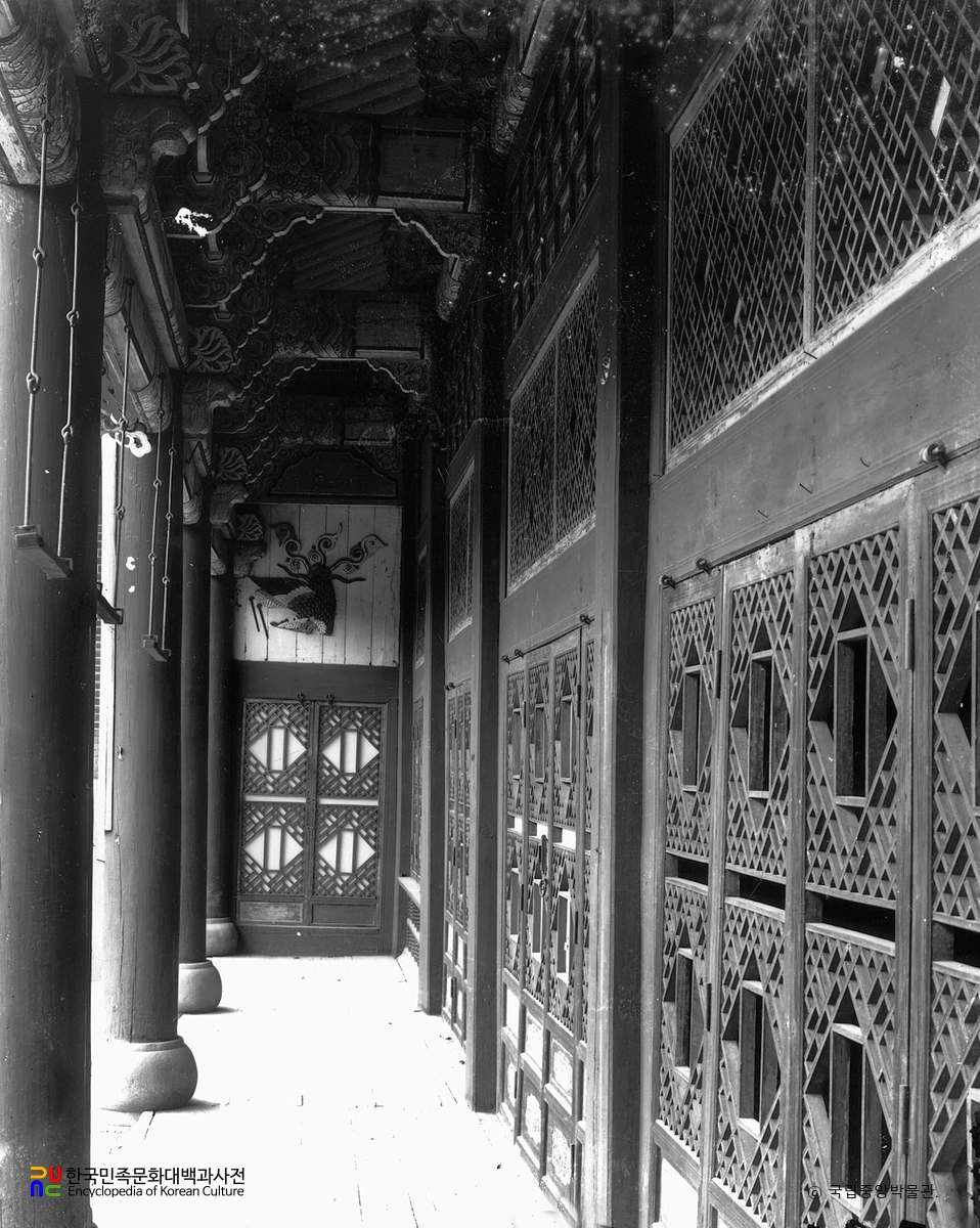서울 경복궁 집옥재 전면 회랑