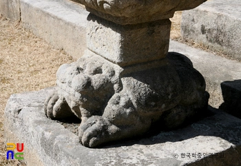 충주 청룡사지 보각국사탑 앞 사자 석등 사자