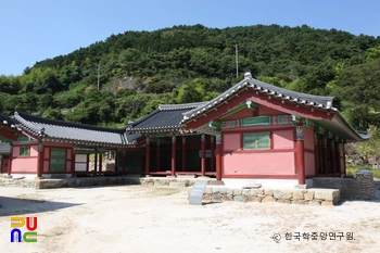 통영 삼도수군통제영 중 백화당 우측면
