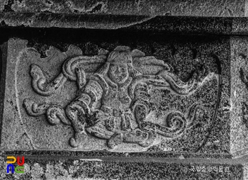 구례 연곡사 동 승탑 중 기단부의 팔부중상