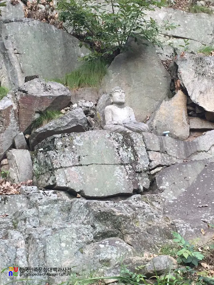 청주 서기사 석조약사여래좌상 전경