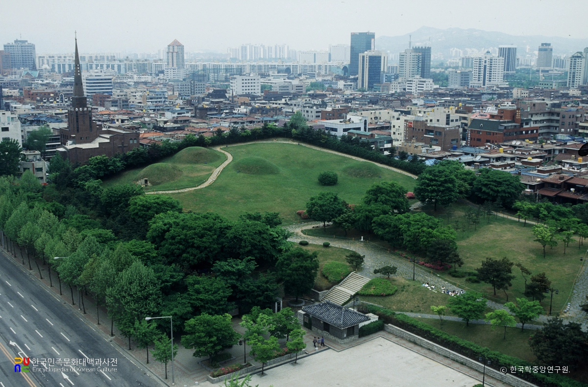 서울 방이동 고분군 전경