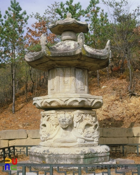 여주 고달사지 승탑 정면