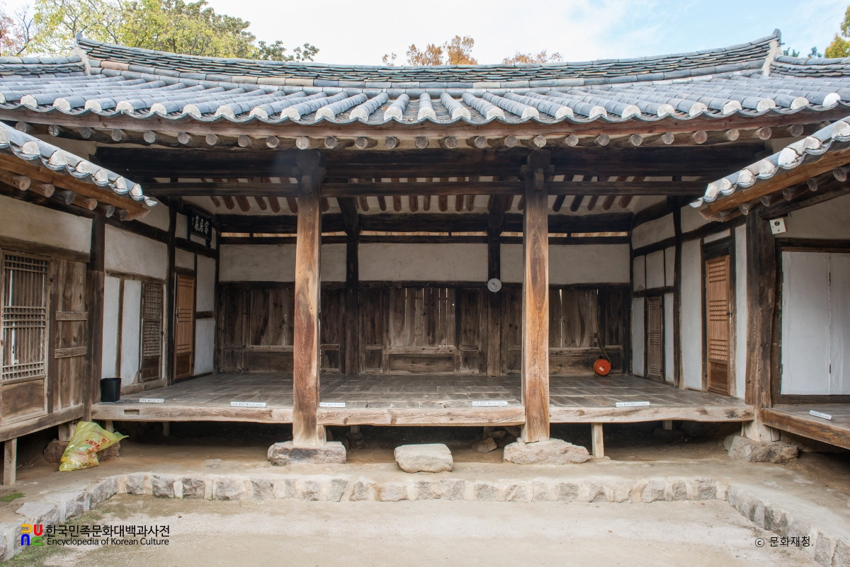 경주 양동 관가정 중 안채