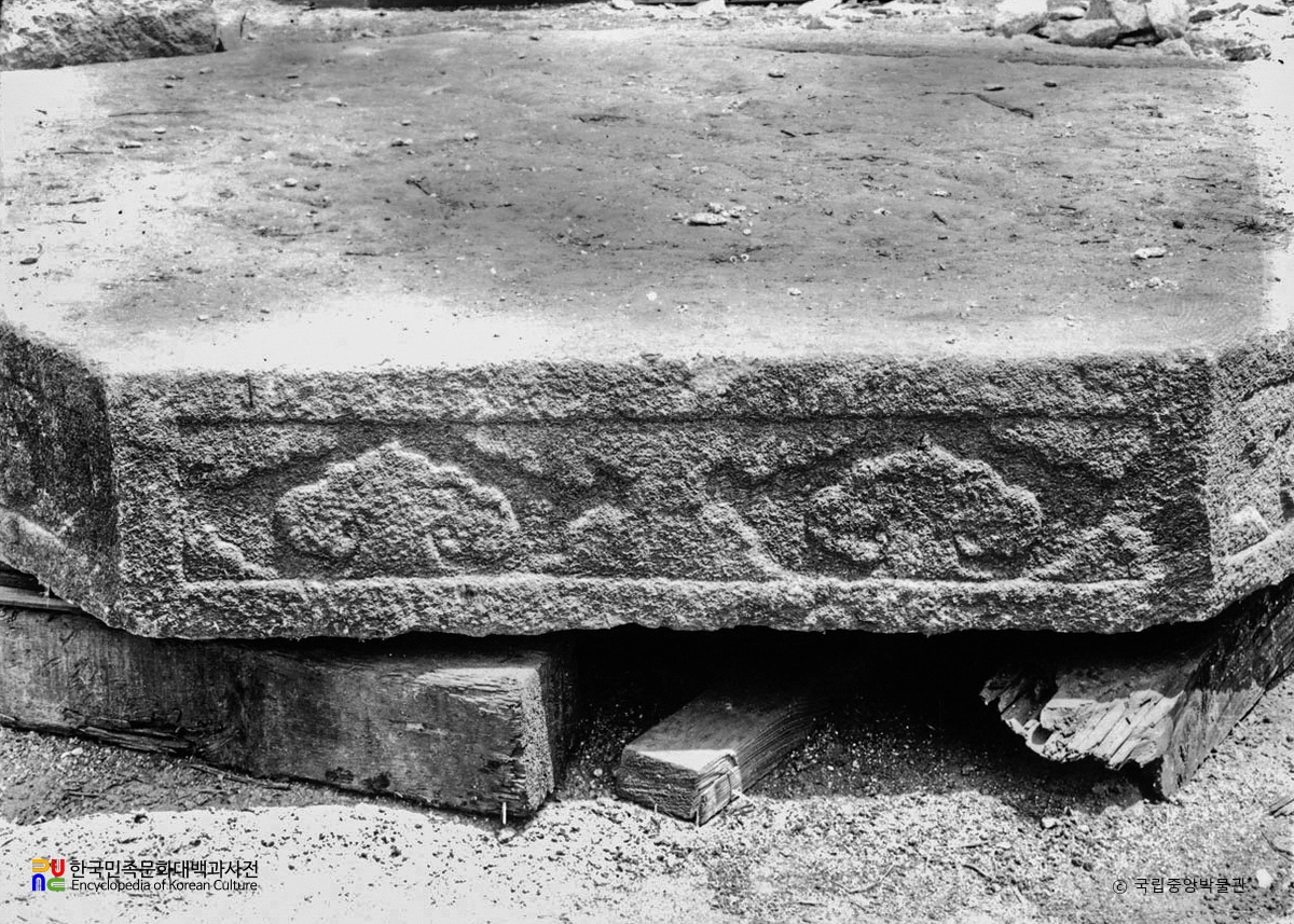 괴산 외사리 승탑 중 기단석 안상