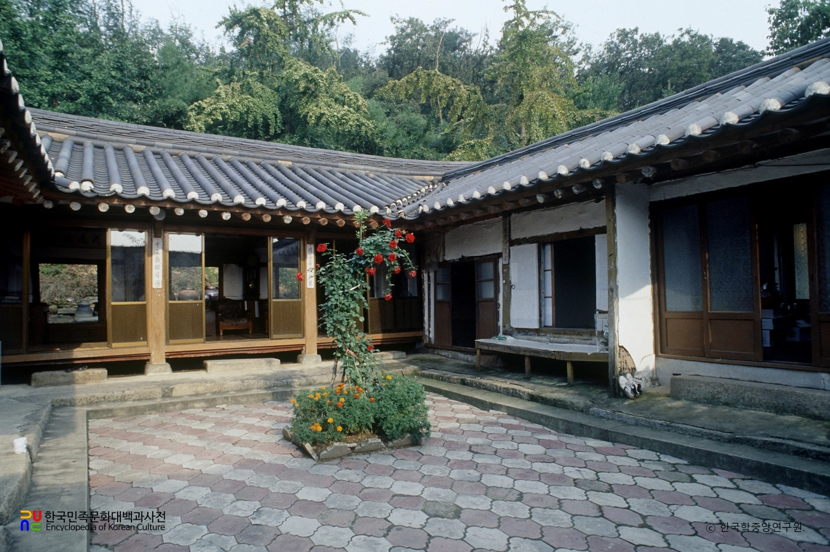 이동녕 선생 생가지