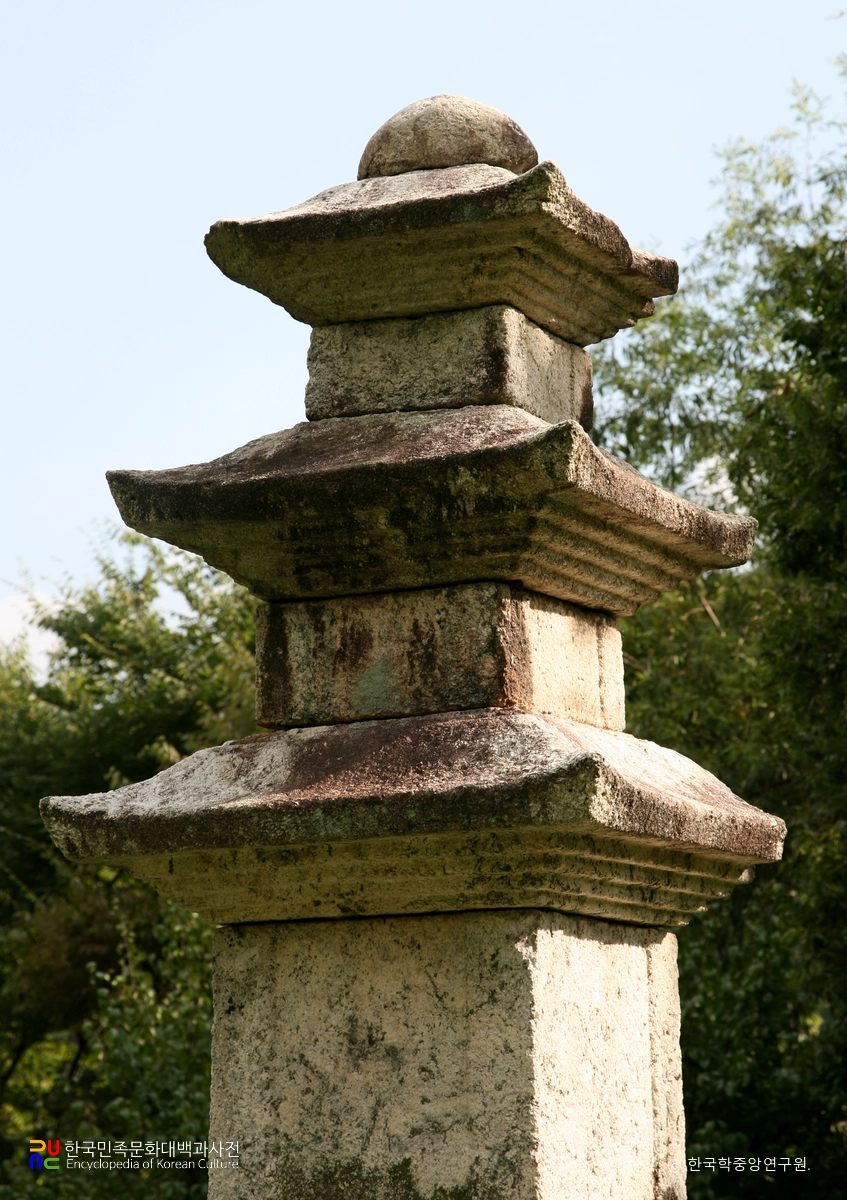 구례 연곡사 삼층석탑 중 상층부