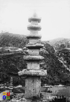 화순 운주사 수직문 칠층석탑