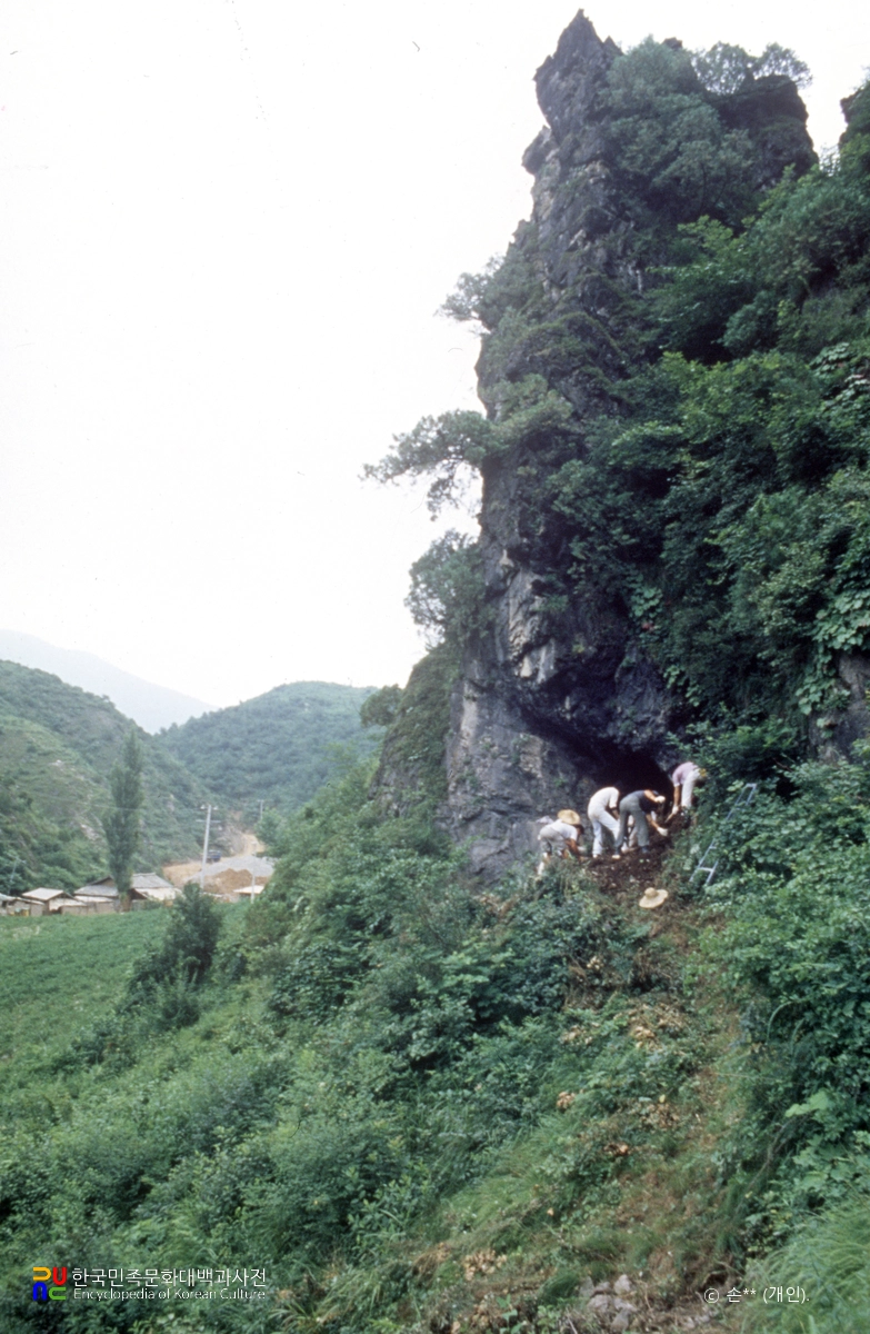 상시 바위그늘 유적