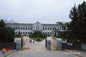 강릉국민학교