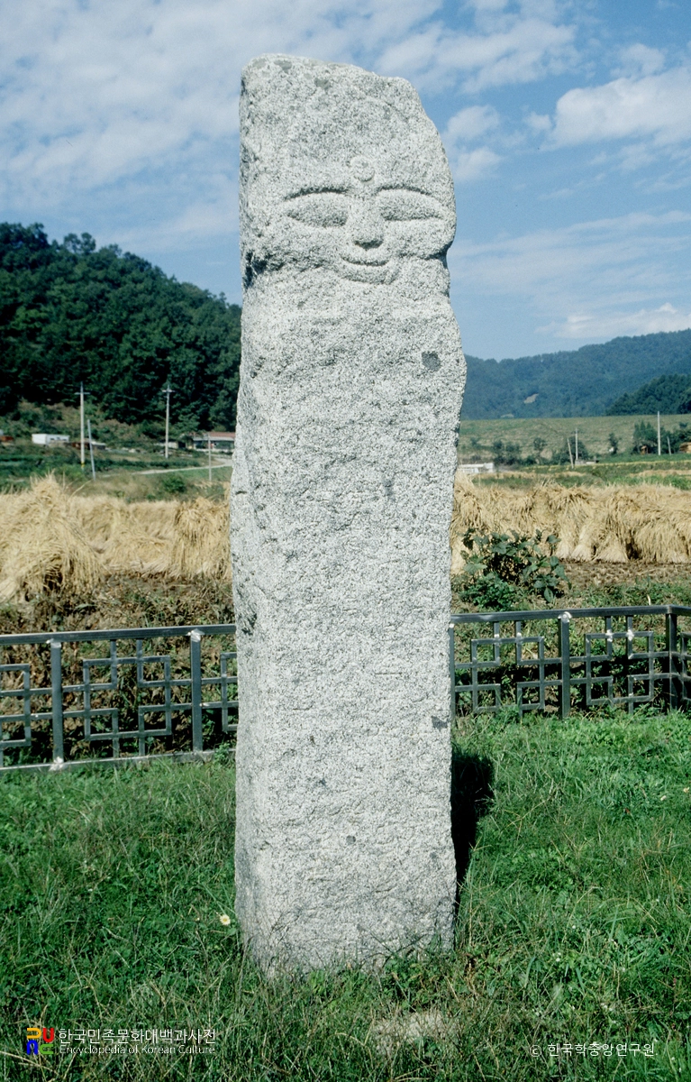 청주 순치명 석불입상