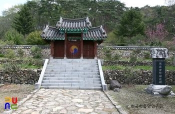 봉암서원 / 내삼문