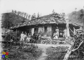 강원도 금강산 삼성암 정측면