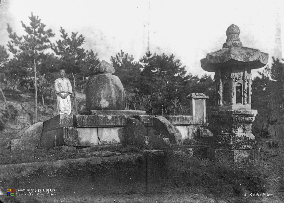 여주 신륵사 보제존자석종 전경