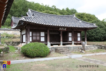 경남 고성 도산서원 중 강당 정측면