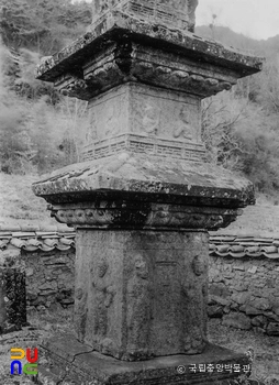 남원 실상사 백장암 삼층석탑 탑신부 정측면