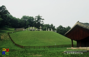 구리 동구릉 중 조선 장렬왕후 휘릉 능침 전경