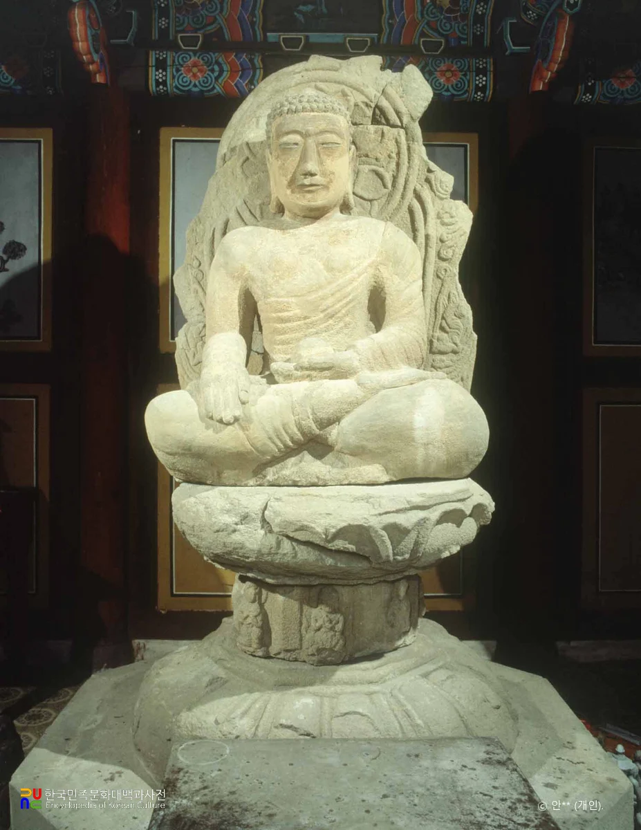 산청 사월리 석조여래좌상