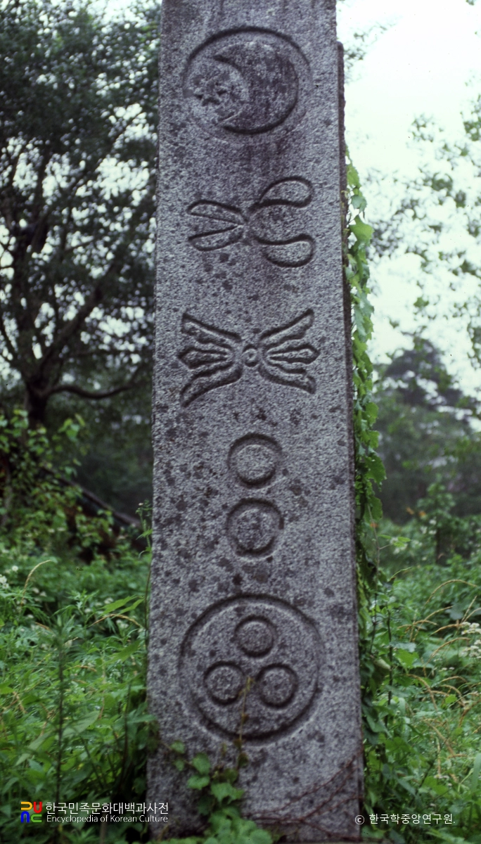 고성 건봉사 중 좌측 바라밀 석주 정면