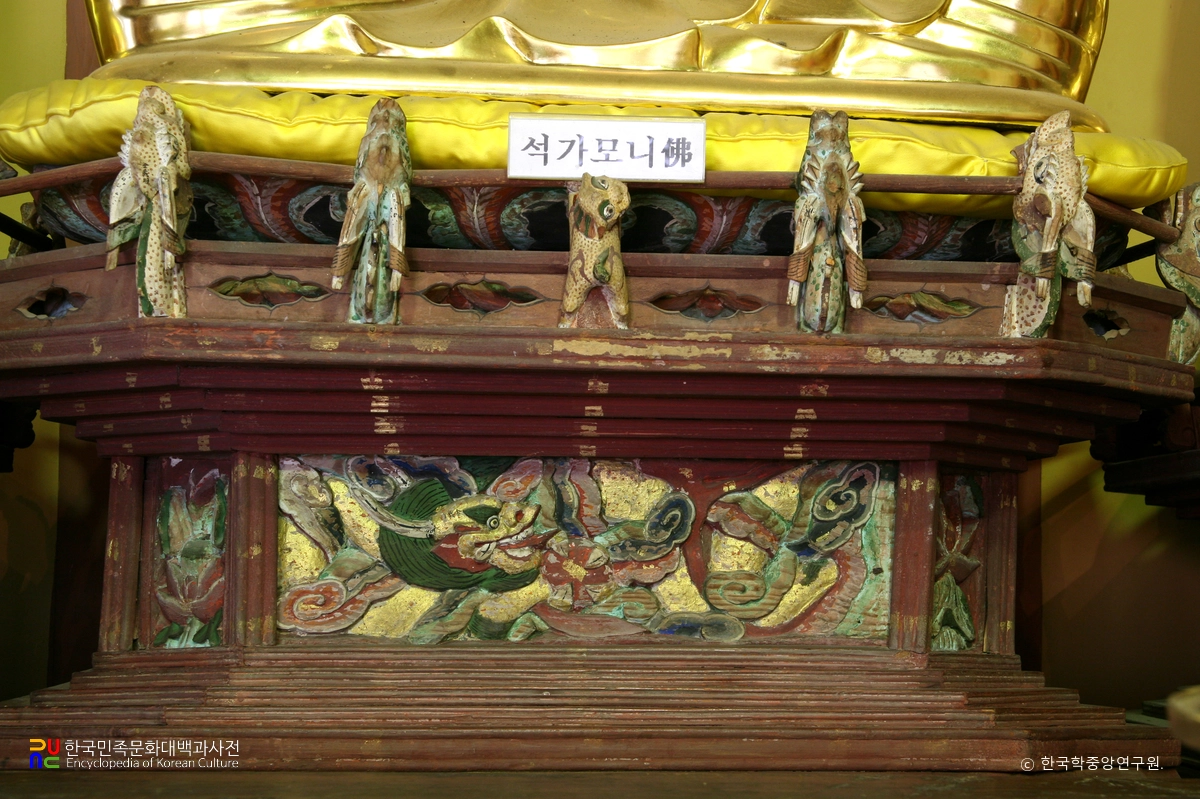 영광 불갑사 목조석가여래삼불좌상 중 석가 대좌