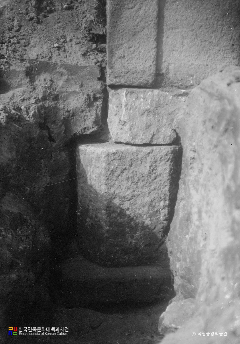 익산 왕궁리 오층석탑 기단부