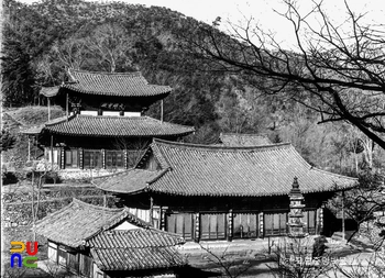 공주 마곡사 대웅보전과 대광보전 및 오층석탑 일원