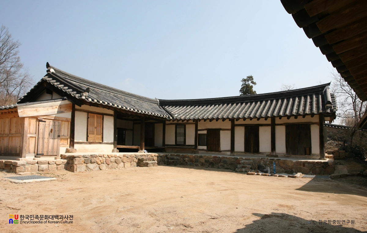 옥천향교 고직사 전경