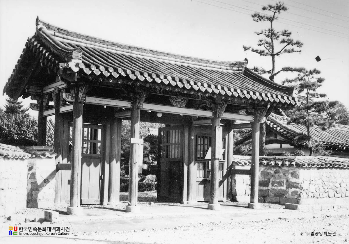 조선총독부박물관 경주분관 정문